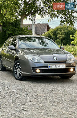Лифтбек Renault Laguna 2010 в 