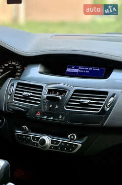 Лифтбек Renault Laguna 2010 в 
