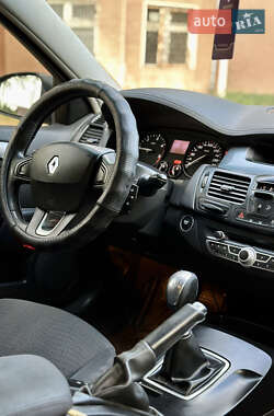 Лифтбек Renault Laguna 2010 в 