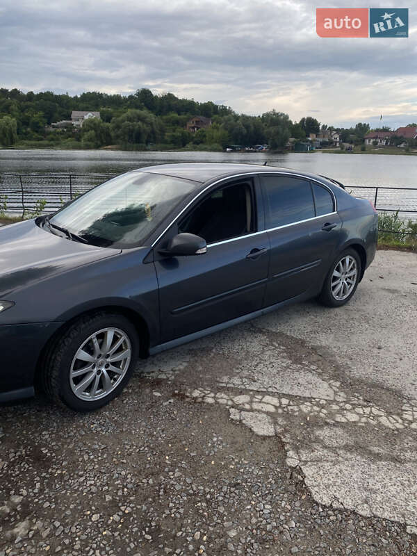 Лифтбек Renault Laguna 2011 в Ржищеве