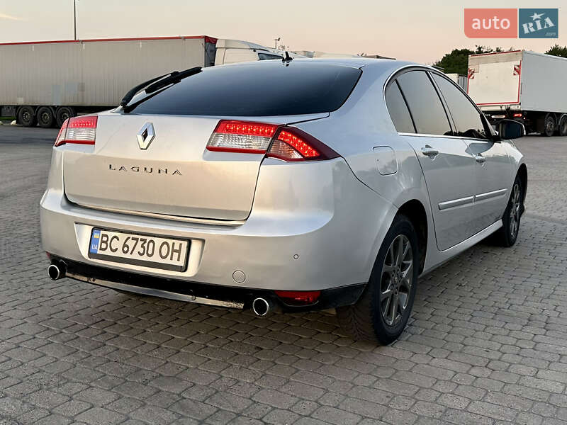 Ліфтбек Renault Laguna 2011 в Радивиліві
