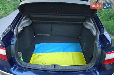 Лифтбек Renault Laguna 2001 в 