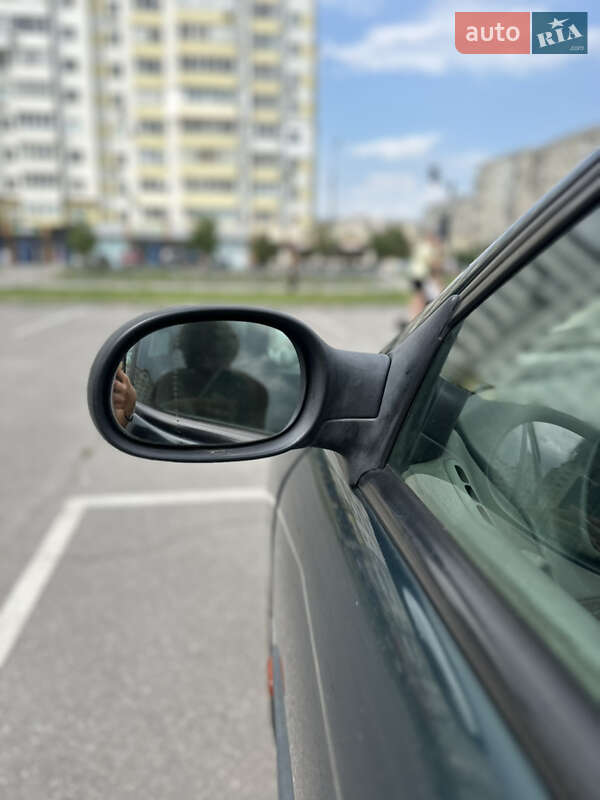 Универсал Renault Laguna 1999 в Ивано-Франковске