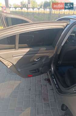 Лифтбек Renault Laguna 2010 в 