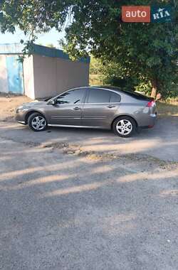 Лифтбек Renault Laguna 2010 в 