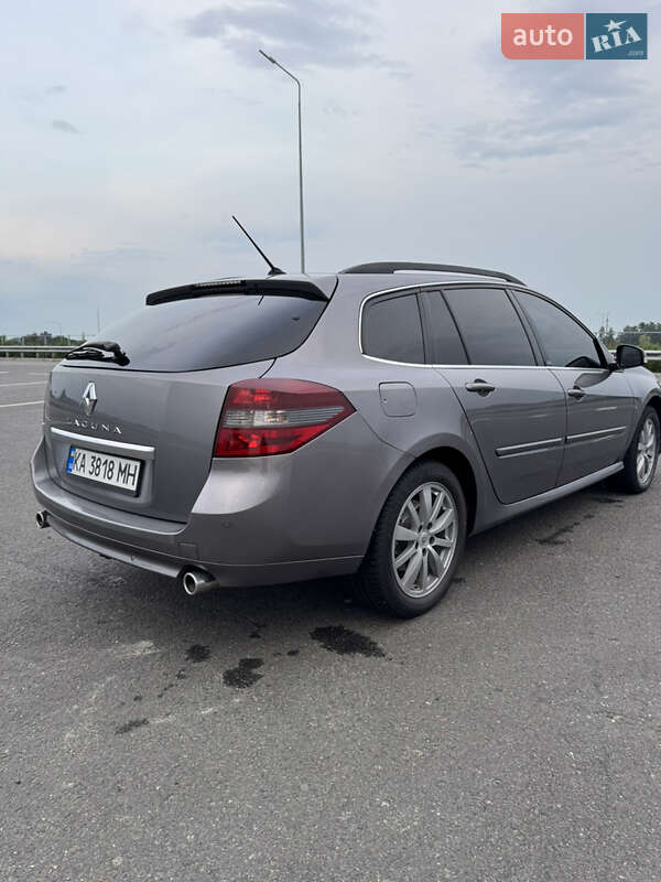 Универсал Renault Laguna 2010 в Козельце