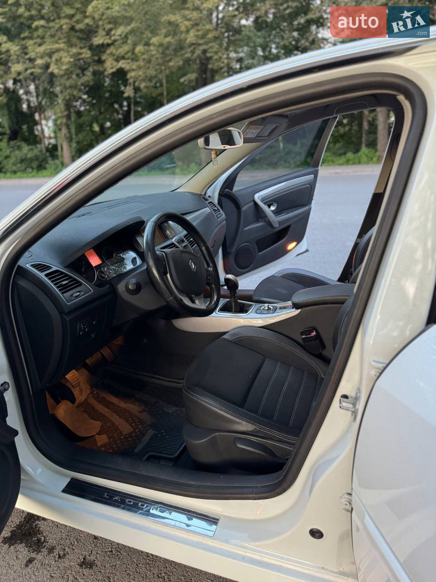 2015 Renault Laguna - мініатюра 17