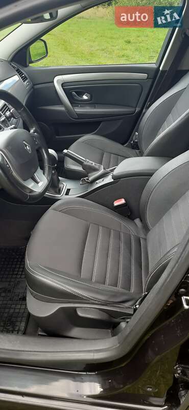 Лифтбек Renault Laguna 2011 в Вараше