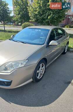 Лифтбек Renault Laguna 2010 в 