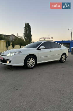 Лифтбек Renault Laguna 2010 в 