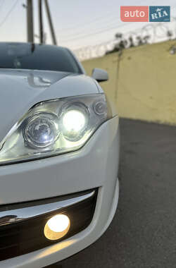 Лифтбек Renault Laguna 2010 в 