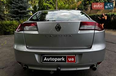 Лифтбек Renault Laguna 2012 в 