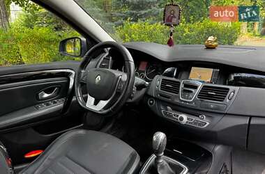 Лифтбек Renault Laguna 2012 в 