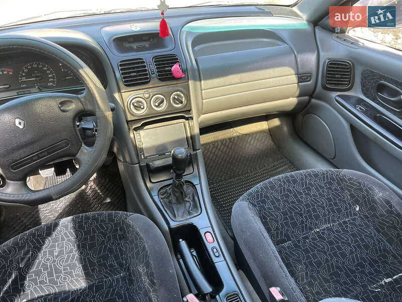 Ліфтбек Renault Laguna 1995 в Тернополі