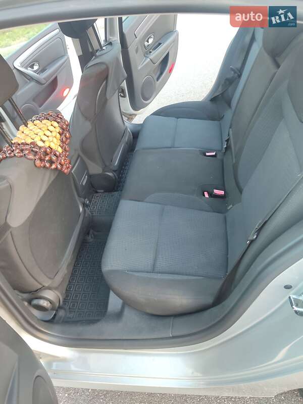 Лифтбек Renault Laguna 2008 в Волочиске