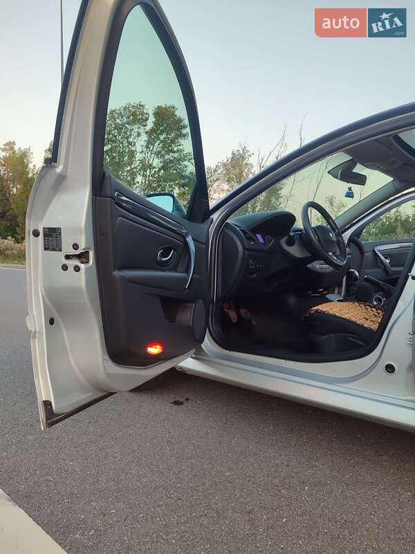 Лифтбек Renault Laguna 2008 в Волочиске