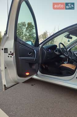 Ліфтбек Renault Laguna 2008 в 