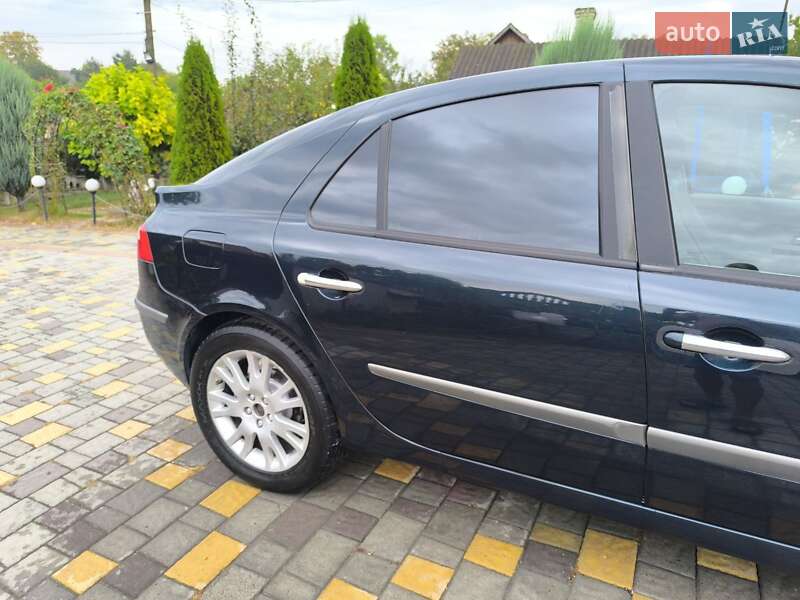 Лифтбек Renault Laguna 2001 в Черновцах