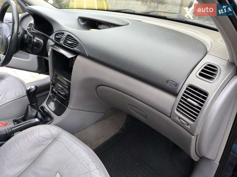 Лифтбек Renault Laguna 2001 в Черновцах