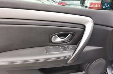 Лифтбек Renault Laguna 2011 в 