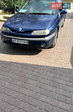 Лифтбек Renault Laguna 2001 в 