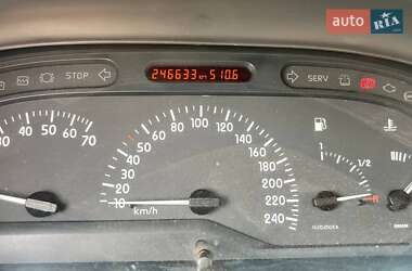 Лифтбек Renault Laguna 2001 в 