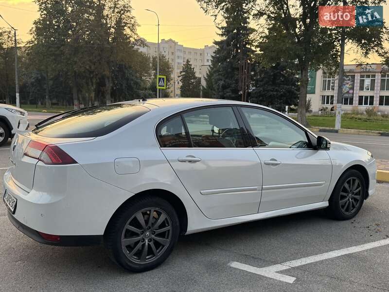 Лифтбек Renault Laguna 2013 в Киеве