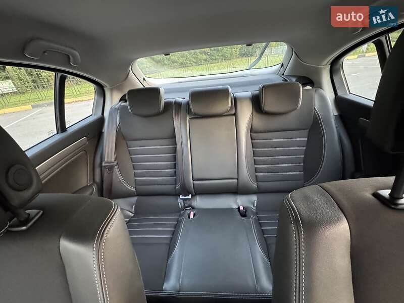 Лифтбек Renault Laguna 2013 в Киеве