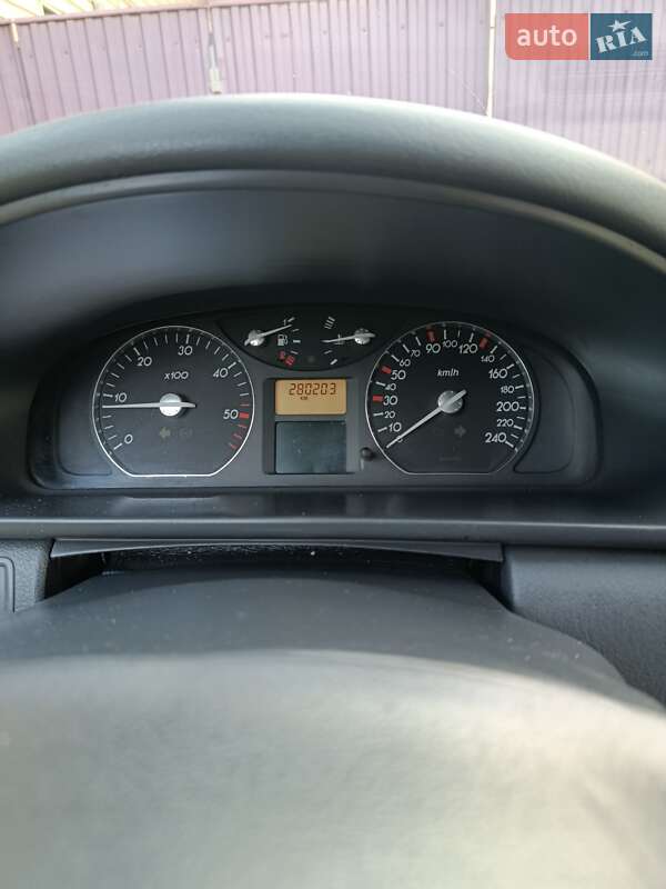 Универсал Renault Laguna 2004 в Черновцах