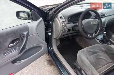 Лифтбек Renault Laguna 2002 в 