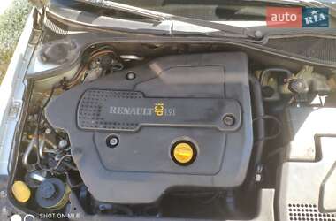 Лифтбек Renault Laguna 2001 в 