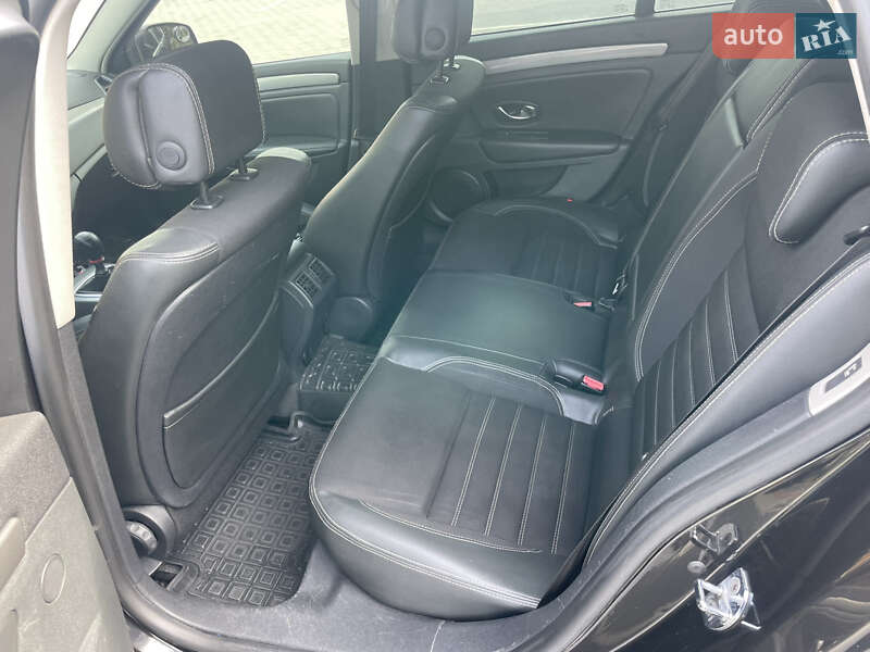 Универсал Renault Laguna 2012 в Городке