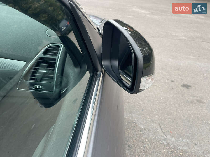 Универсал Renault Laguna 2012 в Ровно