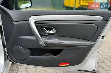 Лифтбек Renault Laguna 2011 в 