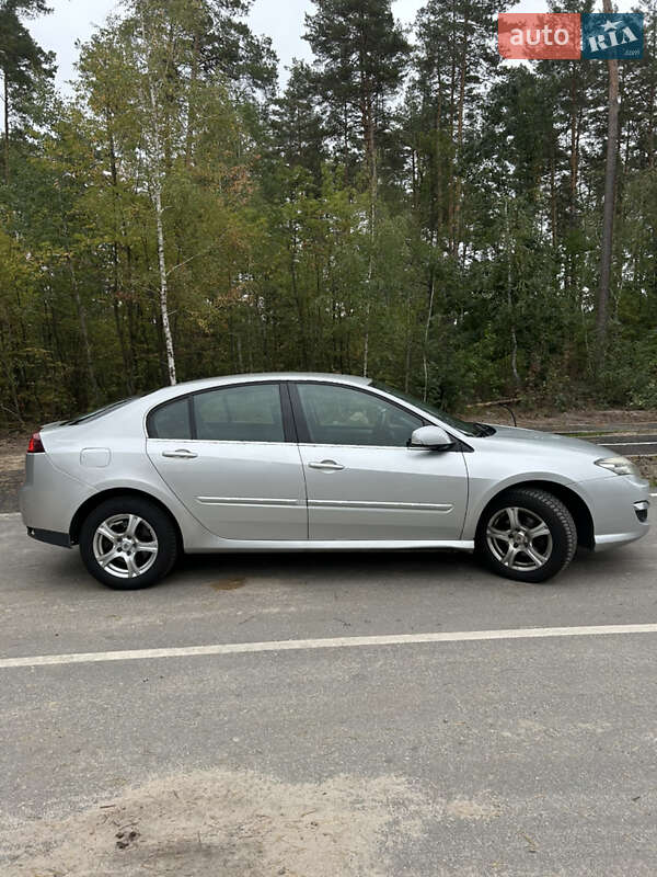 Лифтбек Renault Laguna 2010 в Киеве