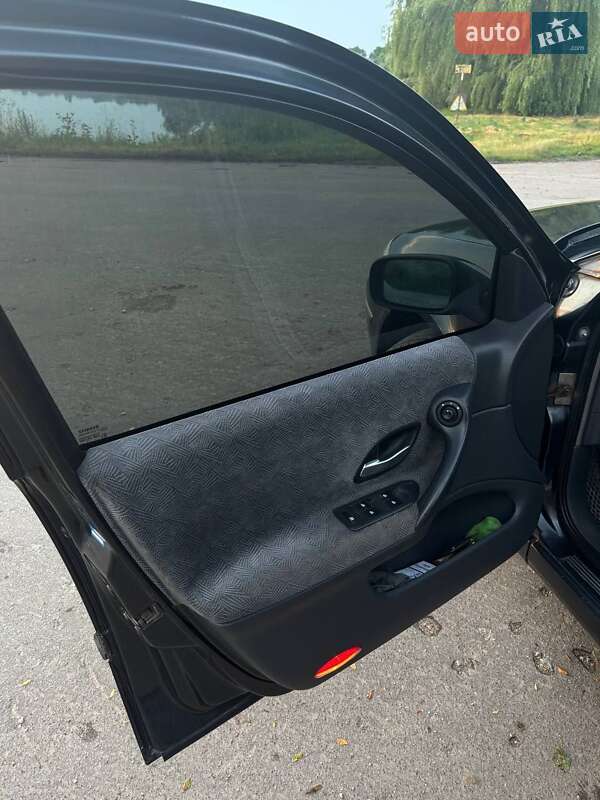 Універсал Renault Laguna 2002 в Тернополі