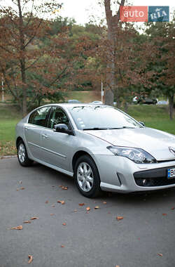 Ліфтбек Renault Laguna 2010 в 