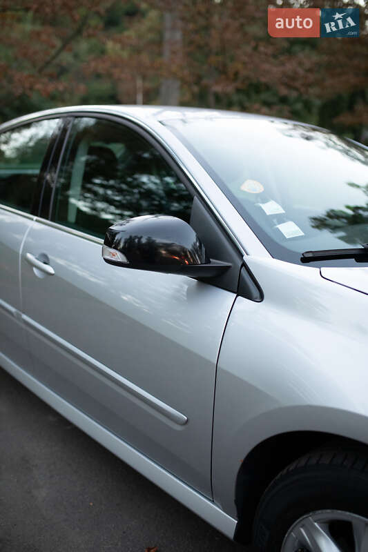 Лифтбек Renault Laguna 2010 в Киеве фото 11 Лифтбек Renault Laguna 2010 в Киеве