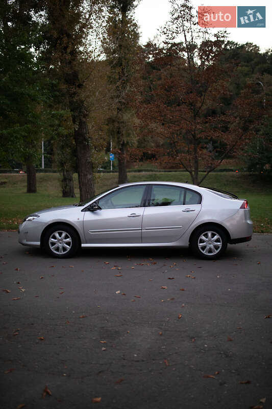Лифтбек Renault Laguna 2010 в Киеве фото 7 Лифтбек Renault Laguna 2010 в Киеве