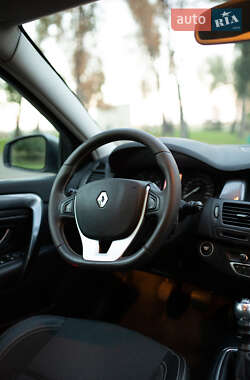 Ліфтбек Renault Laguna 2010 в 
