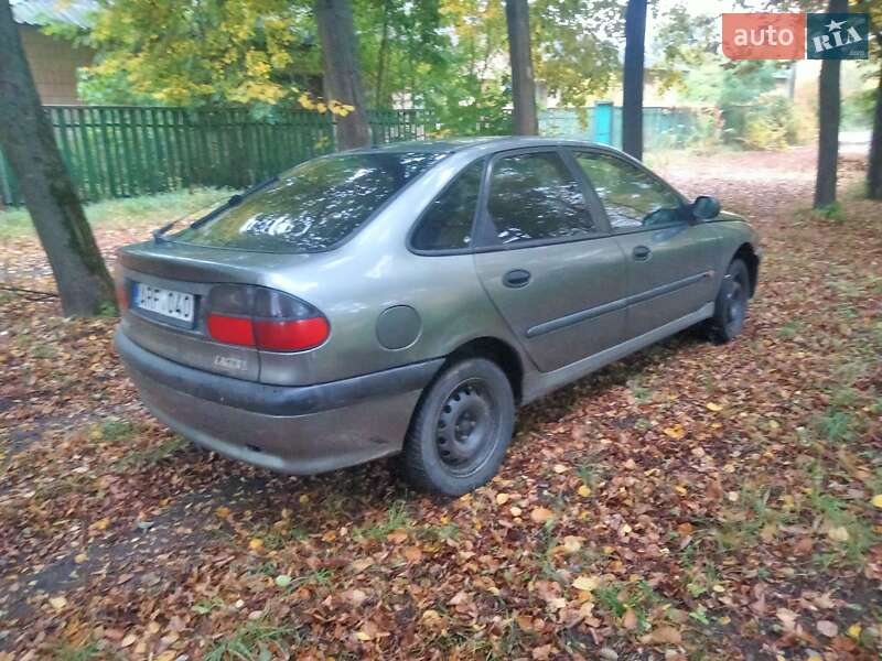 Лифтбек Renault Laguna 1999 в Мене