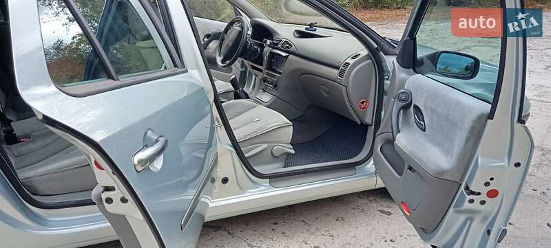Ліфтбек Renault Laguna 2001 в Вільногірську