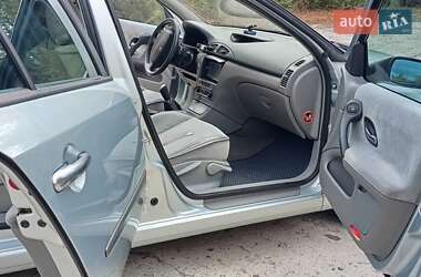 Лифтбек Renault Laguna 2001 в 