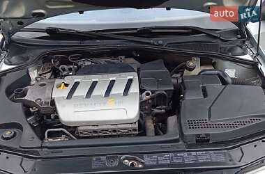 Лифтбек Renault Laguna 2001 в 