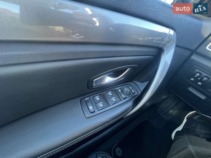 Універсал Renault Laguna 2013 в Києві фото 37 Універсал Renault Laguna 2013 в Києві