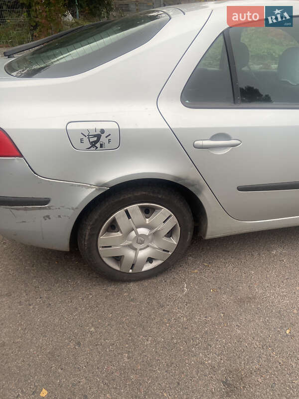 Лифтбек Renault Laguna 2002 в Ровно