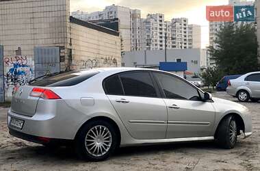 Лифтбек Renault Laguna 2008 в 