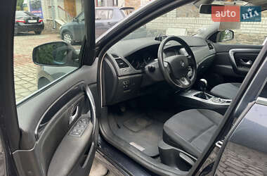 Лифтбек Renault Laguna 2009 в 