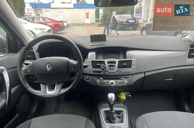 Лифтбек Renault Laguna 2009 в 