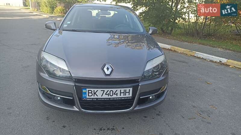Лифтбек Renault Laguna 2011 в 